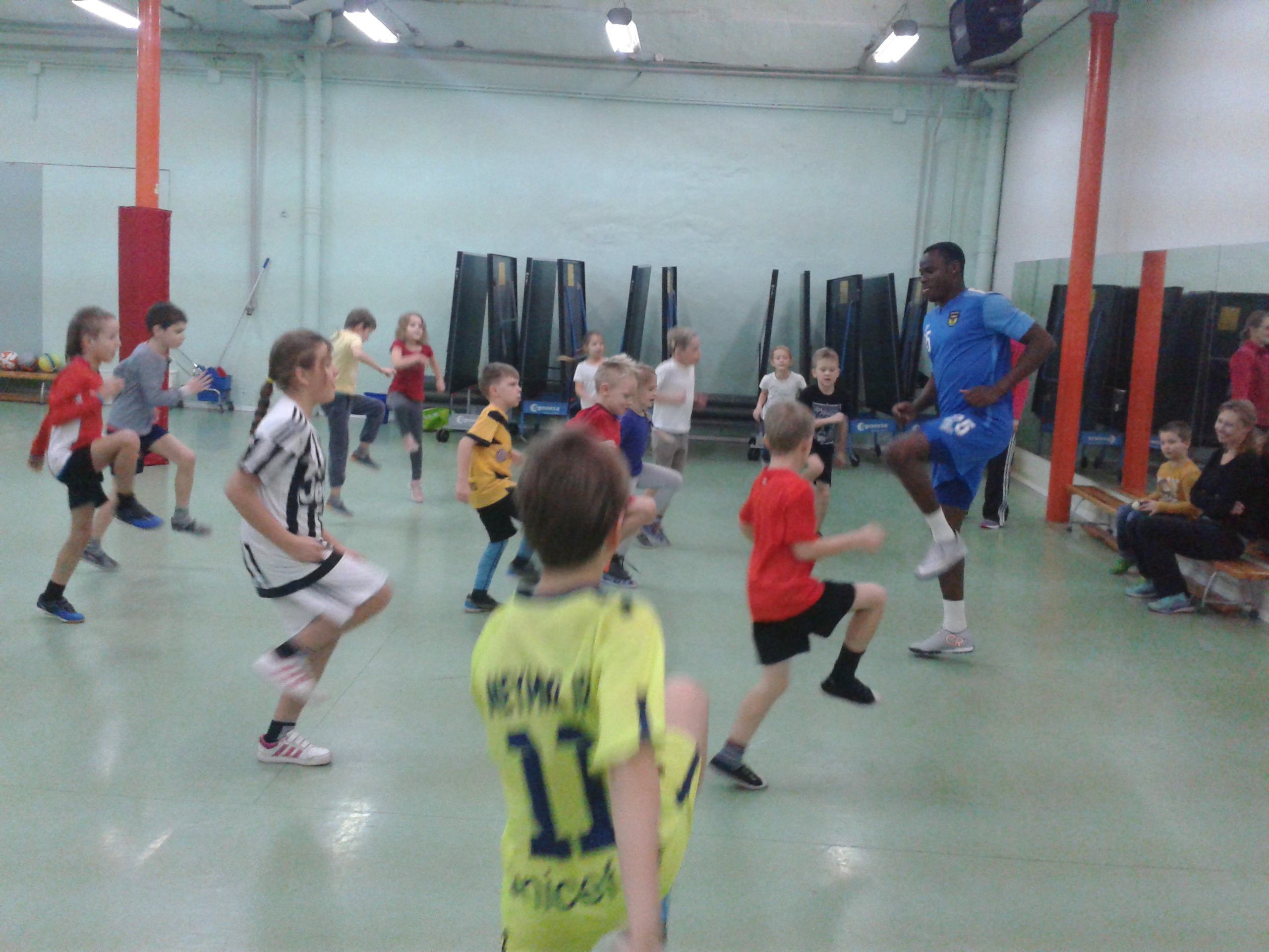 Zajęcia sportowe uczniów MSPEI