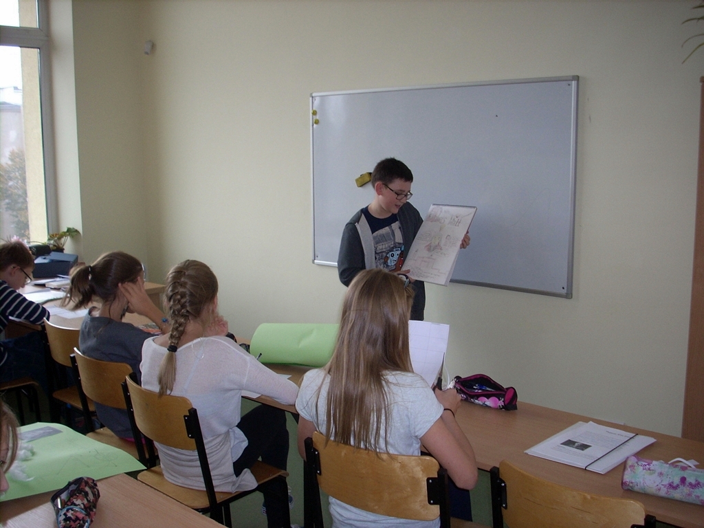 Uczniowie klasy V przedstawiają projekt