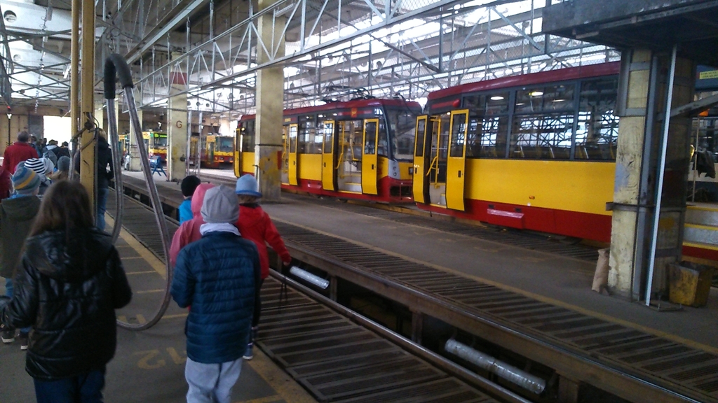 Wizyta uczniów podstawówki w zajezdni tramwajowej MPK- Łódź